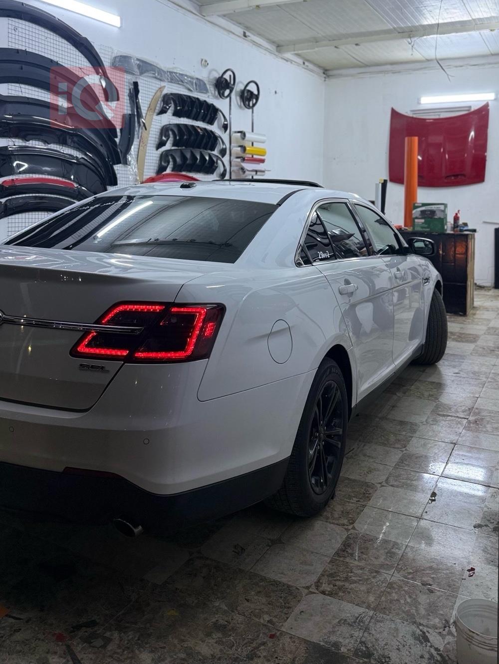 فورد تورس